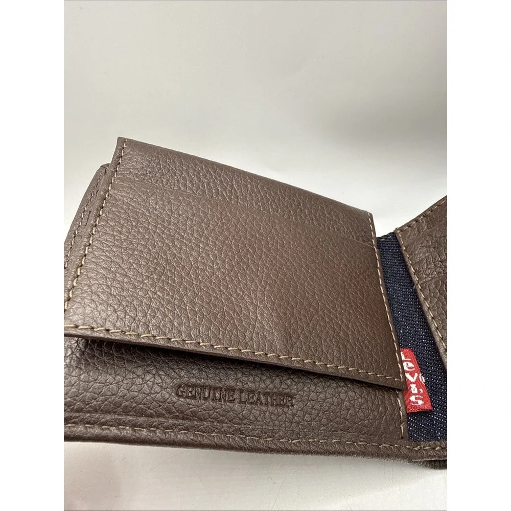 Men's Leather Bifold Wallet Black & Brown ID Window‎ Logo Plaque Levi Strauss
